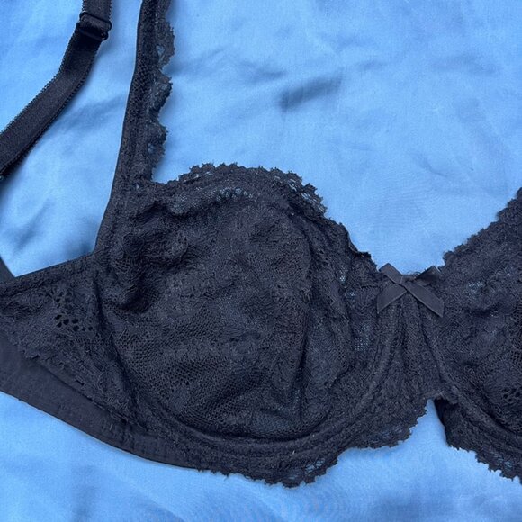 Victoria's Secret Dream Angels Unlined Demi Bra, Chantilly Lace Black, Size 32DD - Picture 2 of 7